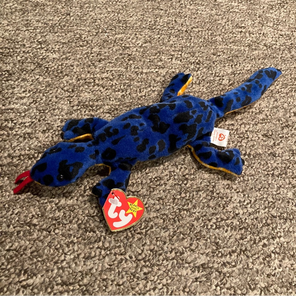 NWT TY Lizzy the Lizard Beanie Baby. Lizzy style 4033
Date of Birth: 5-11-95